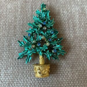 Vintage Signed MYLU Gold Tone Christmas Tree Pin Brooch with Rinestones